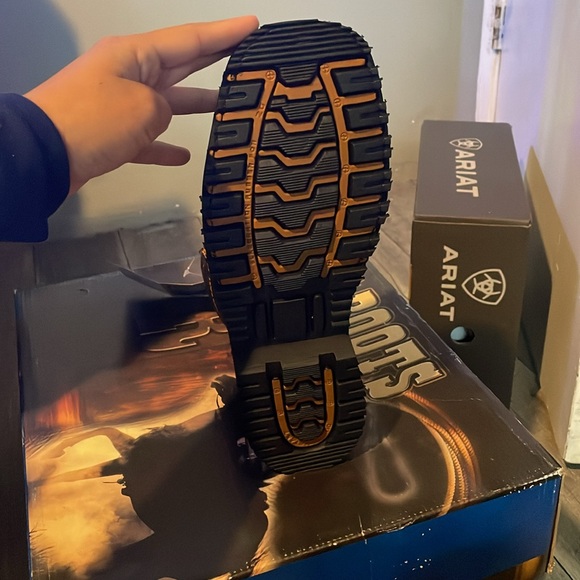 Size 6 - Picture 2 of 3